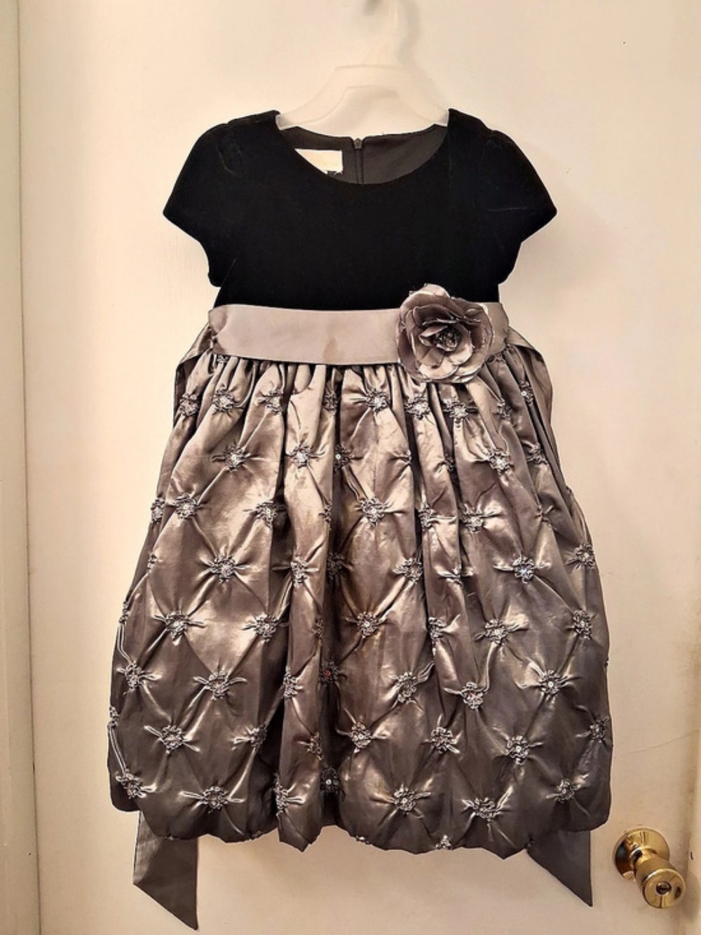 Beautiful American Princess Girls 6X Black Velvet & Silver Floral Formal Dress